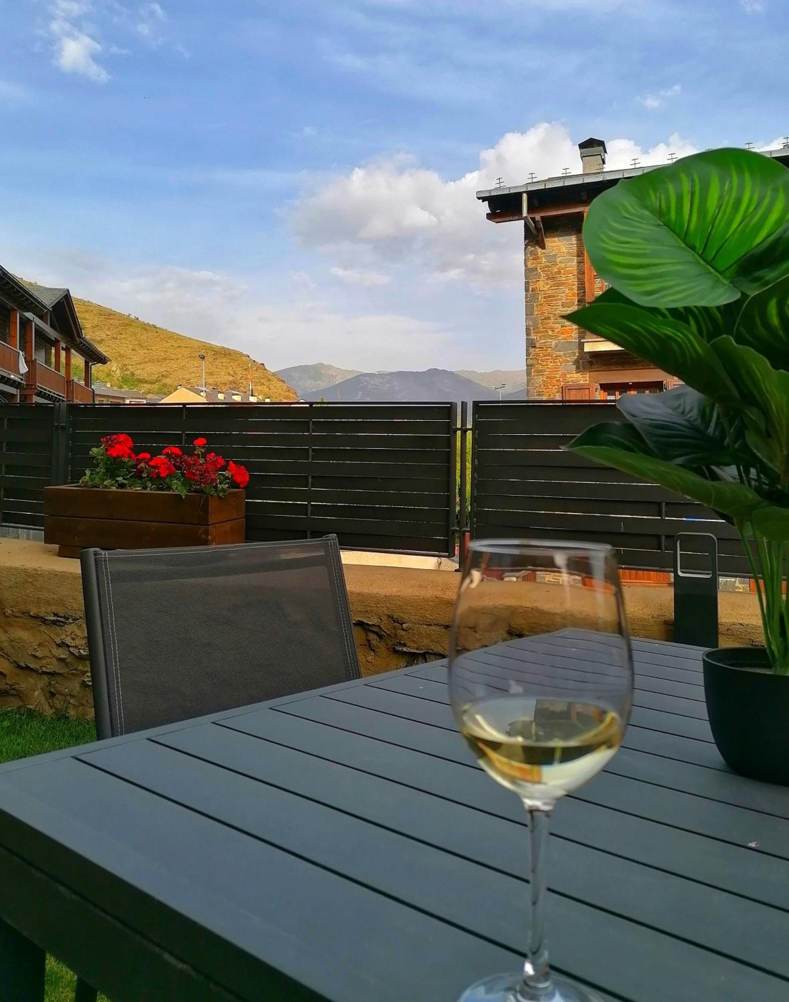 Apartament "Enclau" Turismo Rural Cal Rialla 리비아 외부 사진